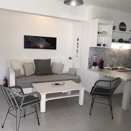 Mariannas House Apartment เนาซา ภายนอก รูปภาพ