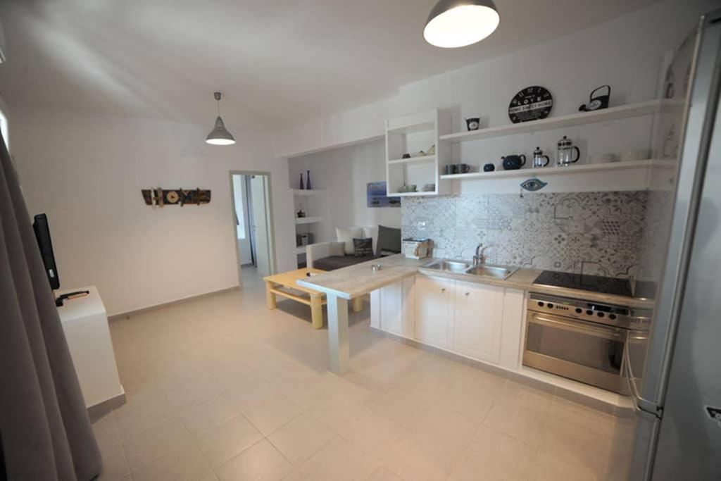 Mariannas House Apartment เนาซา ภายนอก รูปภาพ