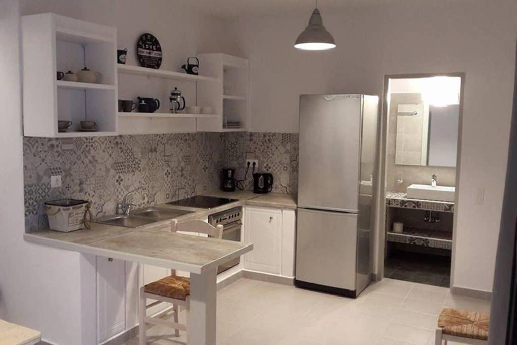 Mariannas House Apartment เนาซา ภายนอก รูปภาพ