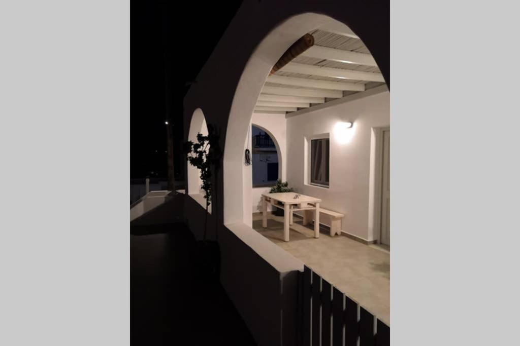 Mariannas House Apartment เนาซา ภายนอก รูปภาพ