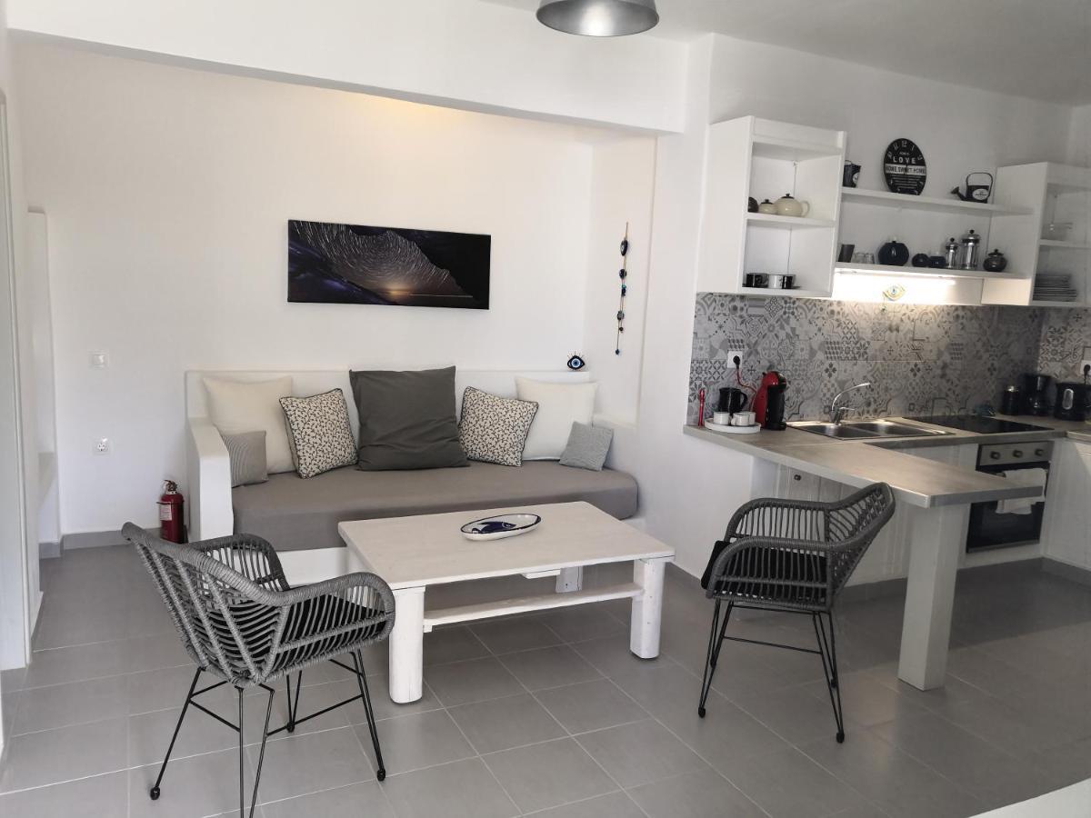 Mariannas House Apartment เนาซา ภายนอก รูปภาพ